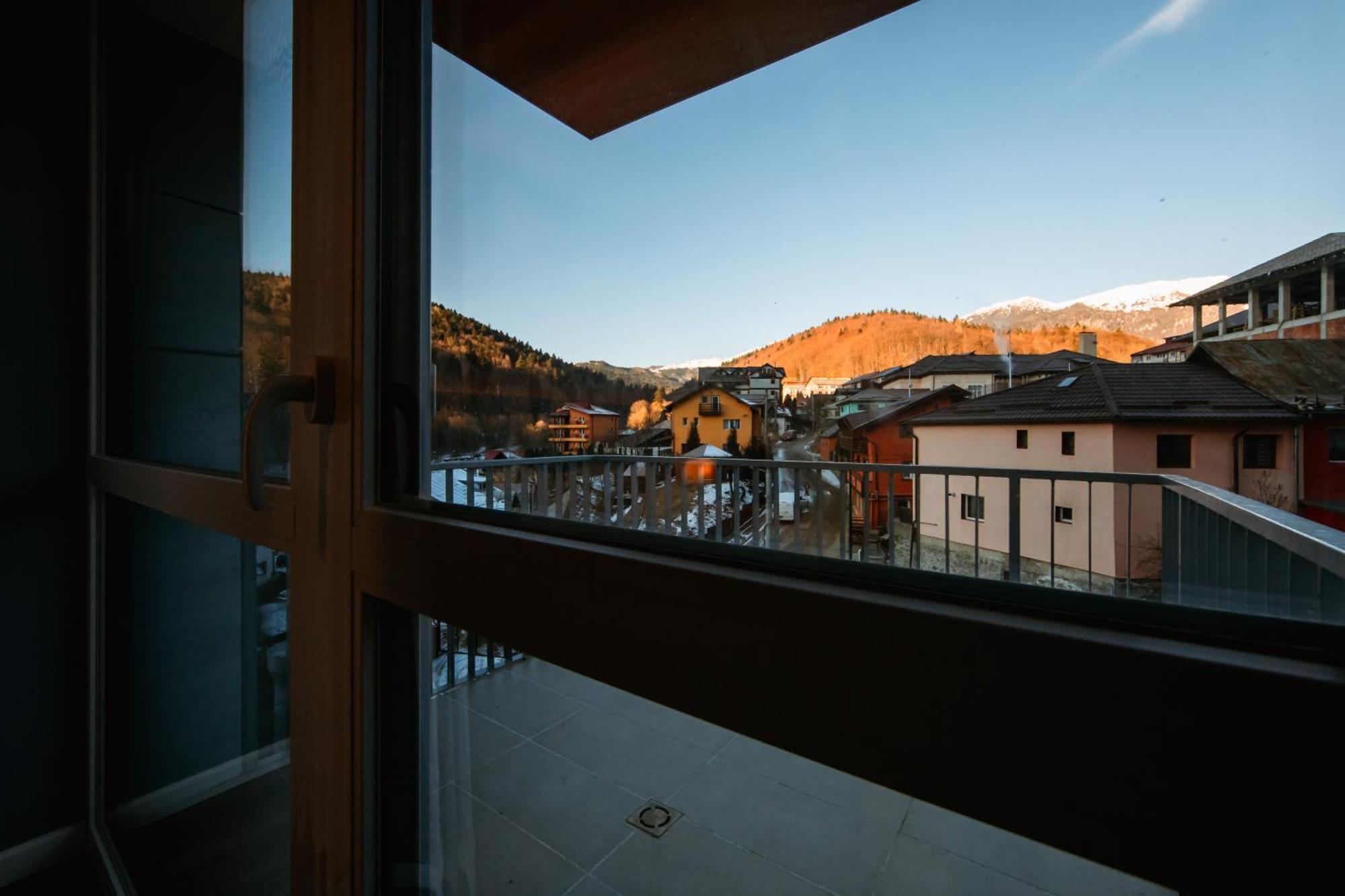 Blue Sky Studio Sinaia Kültér fotó